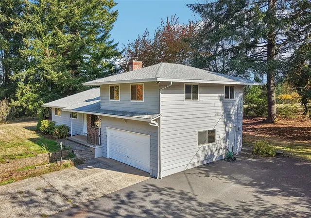 Photo 3 of Single family home for sale at 16906 NE 197th Avenue, Brush Prairie, WA 98606 | MLS# NWM2596377 | Listing updated on 2026-10-28