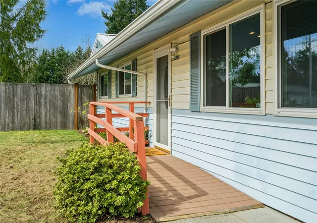 Photo 3 of Single family home for sale at 12502 SE 73rd Place, Newcastle, WA 98056 | MLS# NWM2596402 | Listing updated on 2026-10-21