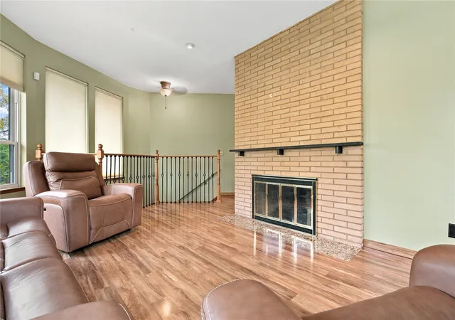 Photo 3 of Single family home for sale at 317 N 28th Avenue, Yakima, WA 98902 | MLS# NWM2596419 | Listing updated on 2026-10-21