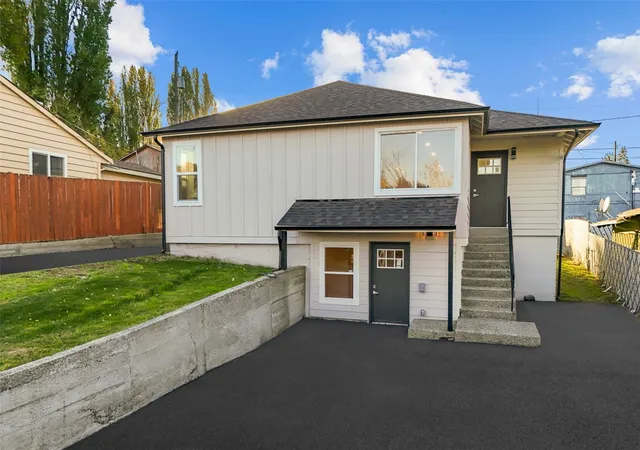 Single family home for sale at 13307 35th Avenue S, Tukwila, WA 98168 | MLS# NWM2596465