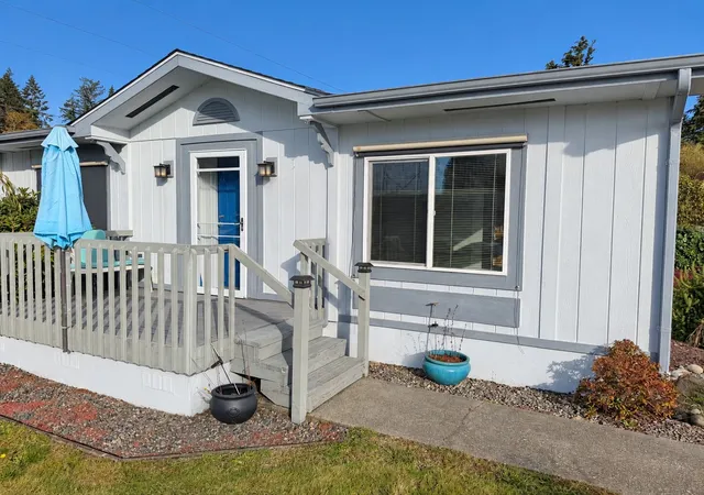 Photo 2 of Manufactured home for sale at 706 Dennis St SE #66, Tumwater, WA 98501 | MLS# NWM2596487 | Listing updated on 2026-10-27