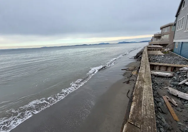 Photo 4 of Single family home for sale at 2511 W Beach Rd, Oak Harbor, WA 98277 | MLS# NWM2596494 | Listing updated on 2026-10-21