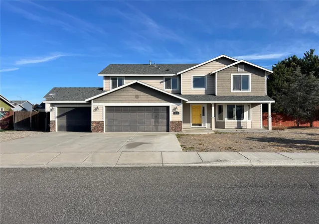 Photo 1 of Single family home for sale at 5721 Salem Dr, Pasco, WA 99301 | MLS# NWM2596500 | Listing updated on 2026-10-21