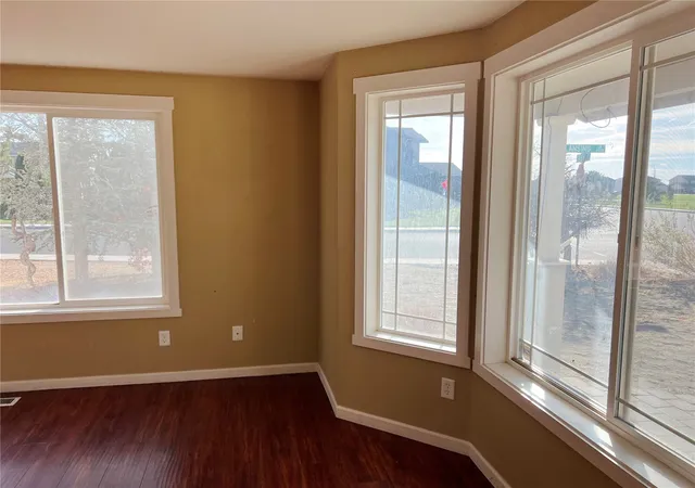 Photo 3 of Single family home for sale at 5721 Salem Dr, Pasco, WA 99301 | MLS# NWM2596500 | Listing updated on 2026-10-21