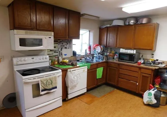 Photo 1 of Single family home for sale at 12412 2nd Place SW, Seattle, WA 98146 | MLS# NWM2596511 | Listing updated on 2026-10-28
