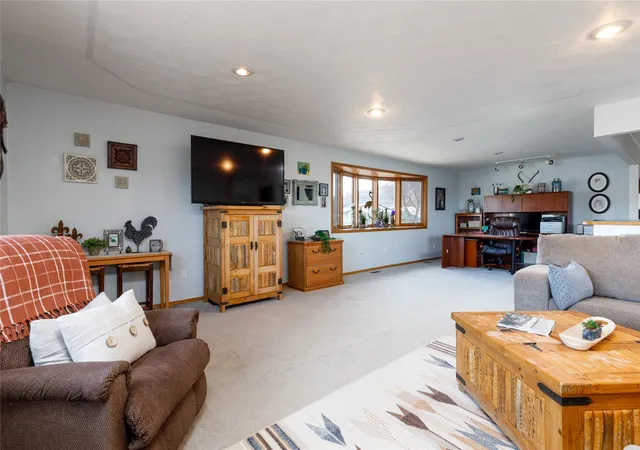 Photo 4 of Single family home for sale at 200 Sunny Dr, Electric City, WA 99123 | MLS# NWM2596515 | Listing updated on 2026-10-21