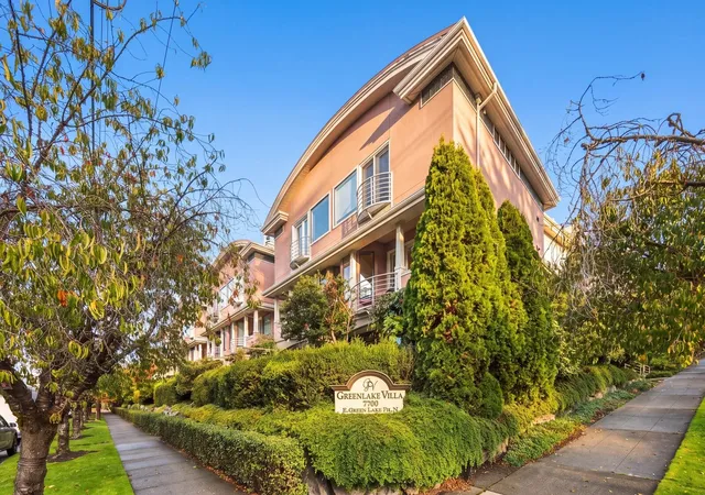 Photo 2 of Condo for sale at 7700 E Green Lake Dr N #D4, Seattle, WA 98103 | MLS# NWM2596558 | Listing updated on 2026-10-29