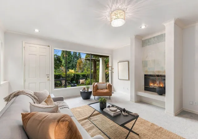 Photo 4 of Condo for sale at 7700 E Green Lake Dr N #D4, Seattle, WA 98103 | MLS# NWM2596558 | Listing updated on 2026-10-29
