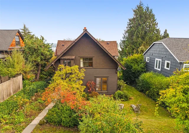 Single family home for sale at 1123 38th Avenue, Seattle, WA 98122 | MLS# NWM2596565