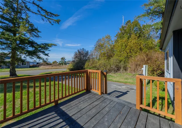 Photo 2 of Manufactured home for sale at 760 El Pozo St, Coupeville, WA 98239 | MLS# NWM2596567 | Listing updated on 2026-10-21