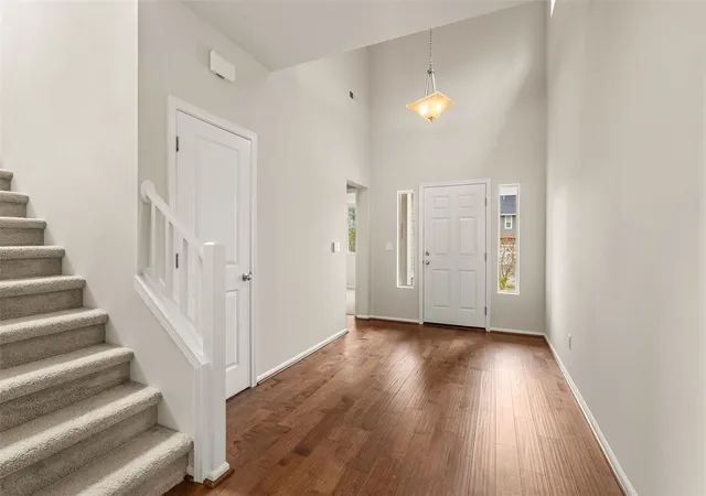 Photo 3 of Single family home for sale at 32214 50th Court S, Auburn, WA 98001 | MLS# NWM2596574 | Listing updated on 2026-10-23
