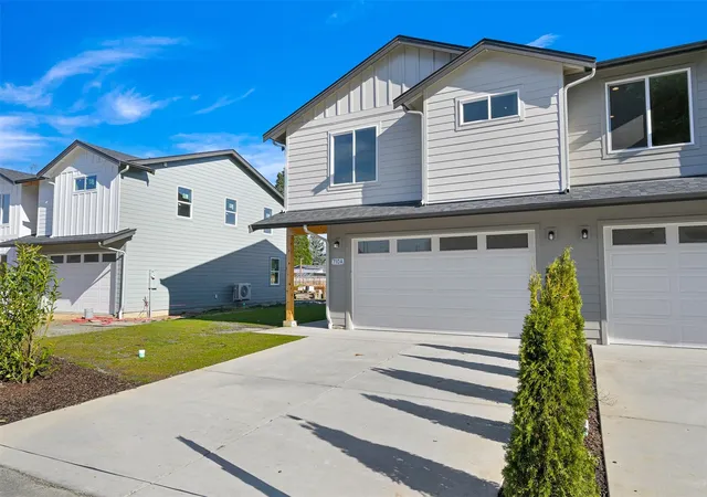 Single family home for sale at 710 F And S Grade Rd #A, Sedro Woolley, WA 98284 | MLS# NWM2596582