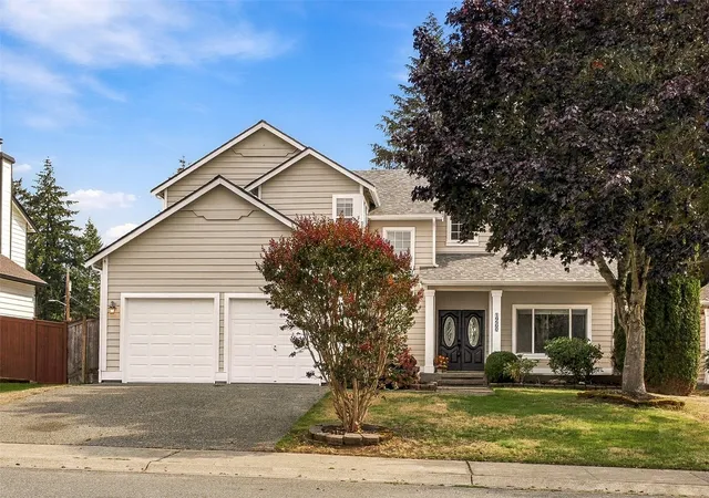 Single family home for sale at 19500 6th Avenue S, Des Moines, WA 98148 | MLS# NWM2596587