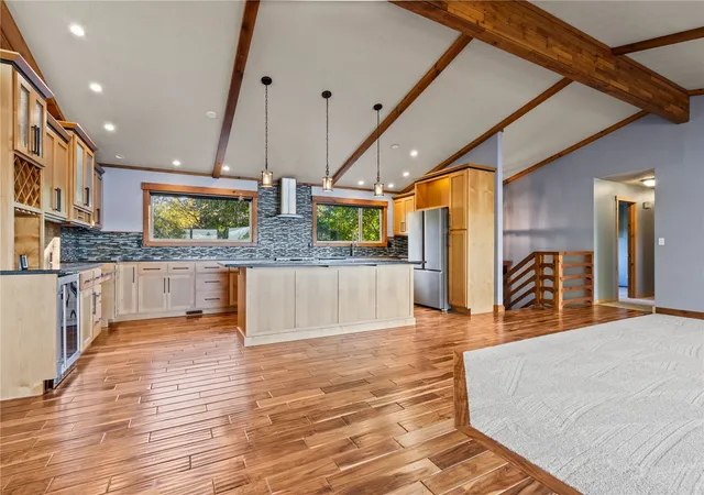 Photo 4 of Single family home for sale at 286 E Bartlett Rd, Lynden, WA 98264 | MLS# NWM2596593 | Listing updated on 2026-10-23
