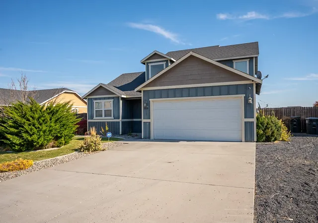 Photo 2 of Single family home for sale at 509 N Florida St, Moses Lake, WA 98837 | MLS# NWM2596594 | Listing updated on 2026-10-26