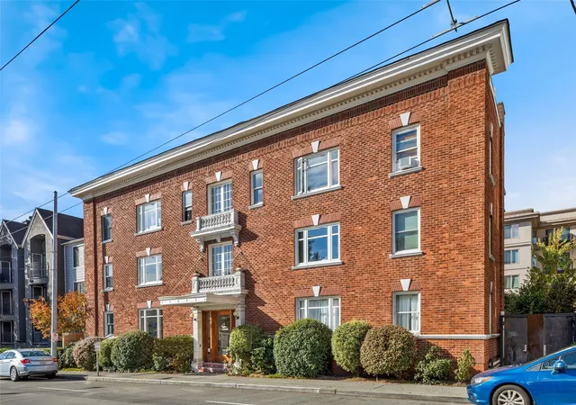Photo 1 of Condo for sale at 4725 15th Avenue Ne #17, Seattle, WA 98105 | MLS# NWM2596598 | Listing updated on 2026-10-23