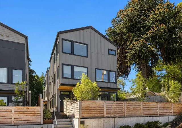 Townhouse for sale at 1255 NE 100th Street, Seattle, WA 98125 | MLS# NWM2596604