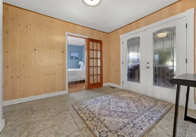Photo 3 of Single family home for sale at 22050 Peter Grubb Rd SE, Renton, WA 98058 | MLS# NWM2596625 | Listing updated on 2026-10-24