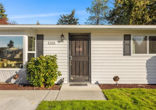 Photo 4 of Single family home for sale at 5110 Filbert Ln SW, Lakewood, WA 98499 | MLS# NWM2596627 | Listing updated on 2026-10-23