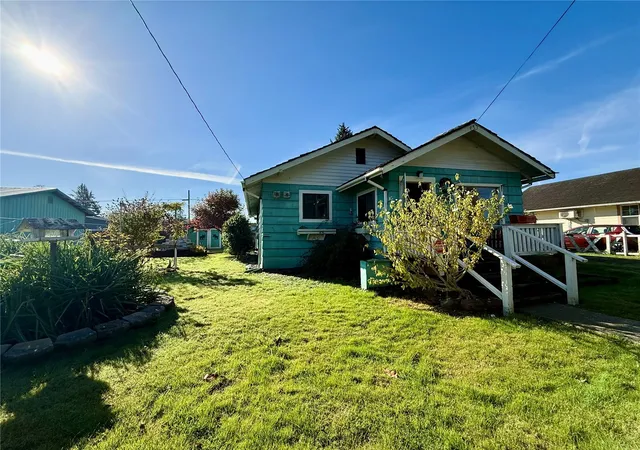 Photo 1 of Single family home for sale at 1015 Stockwell St, Aberdeen, WA 98520 | MLS# NWM2596629 | Listing updated on 2026-10-26