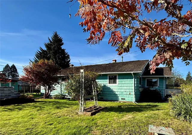 Photo 3 of Single family home for sale at 1015 Stockwell St, Aberdeen, WA 98520 | MLS# NWM2596629 | Listing updated on 2026-10-26