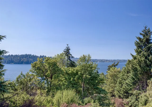 Photo 2 of Single family home for sale at 4715 81st Avenue Se, Mercer Island, WA 98040 | MLS# NWM2596645 | Listing updated on 2026-10-23