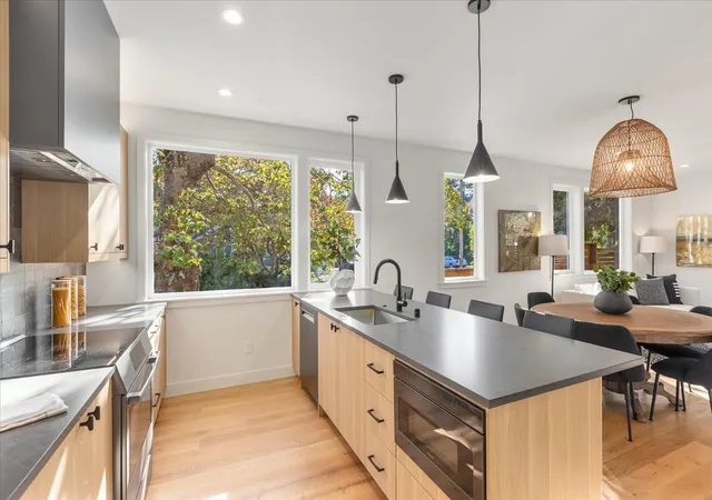 Photo 4 of Single family home for sale at 3500 Meridian Ave N, Seattle, WA 98103 | MLS# NWM2596646 | Listing updated on 2026-10-29