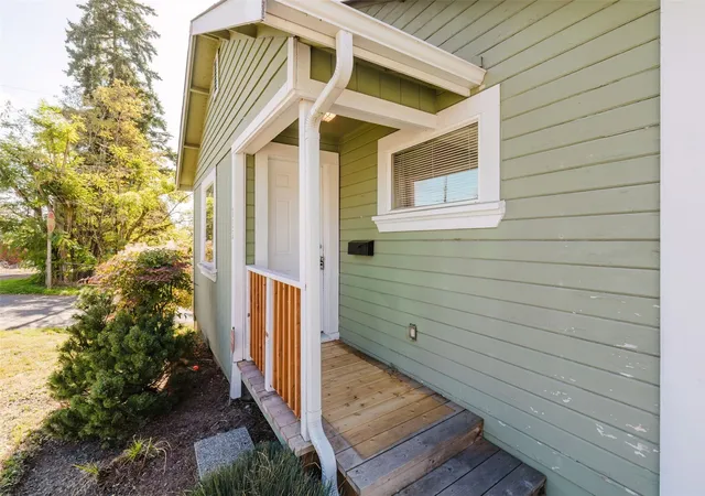 Photo 3 of Sale Pending at 335 Bremerton Blvd W, Bremerton, WA 98312 | MLS# NWM2596653 | Listing updated on 2026-10-27