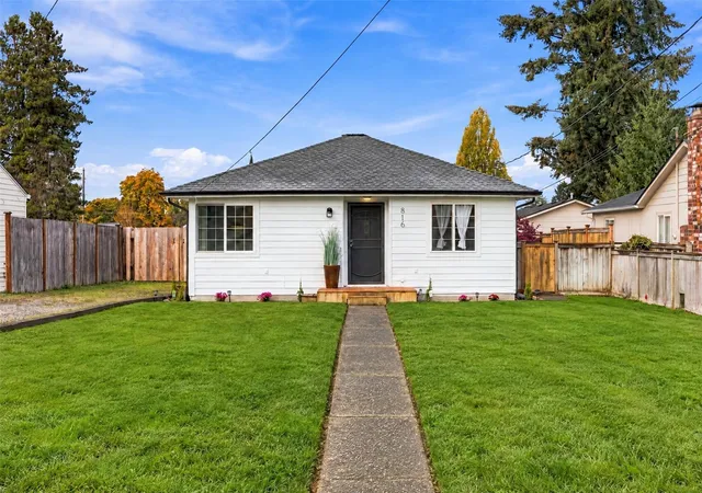Photo 1 of Single family home for sale at 816 S Howard St, Tacoma, WA 98465 | MLS# NWM2596656 | Listing updated on 2026-10-29