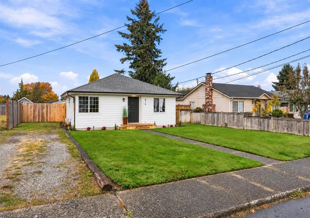 Photo 1 of Single family home for sale at 816 S Howard St, Tacoma, WA 98465 | MLS# NWM2596656 | Listing updated on 2026-10-29