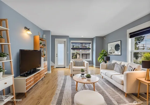 Photo 2 of Single family home for sale at 5033 12 Avenue NE, Seattle, WA 98105 | MLS# NWM2596666 | Listing updated on 2026-10-21