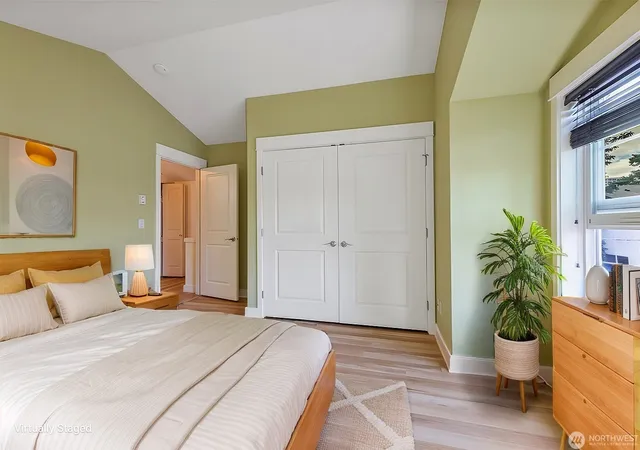 Photo 3 of Single family home for sale at 5033 12 Avenue NE, Seattle, WA 98105 | MLS# NWM2596666 | Listing updated on 2026-10-21