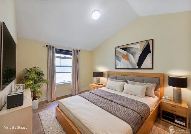 Photo 4 of Single family home for sale at 5033 12 Avenue NE, Seattle, WA 98105 | MLS# NWM2596666 | Listing updated on 2026-10-21