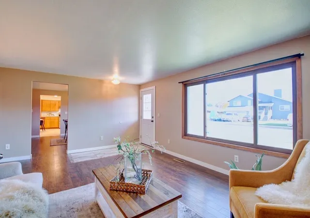 Photo 4 of Single family home for sale at 707 Kodiak Dr, Burlington, WA 98233 | MLS# NWM2596667 | Listing updated on 2026-10-27