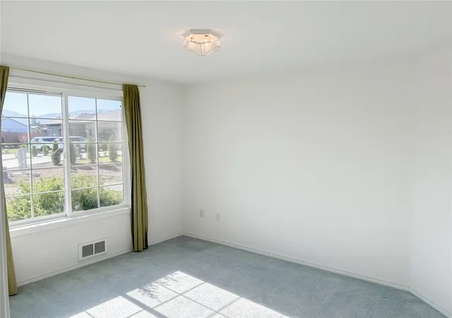Photo 4 of Condo for sale at 62 Heron Way #17B, Sequim, WA 98382 | MLS# NWM2596675 | Listing updated on 2026-10-21