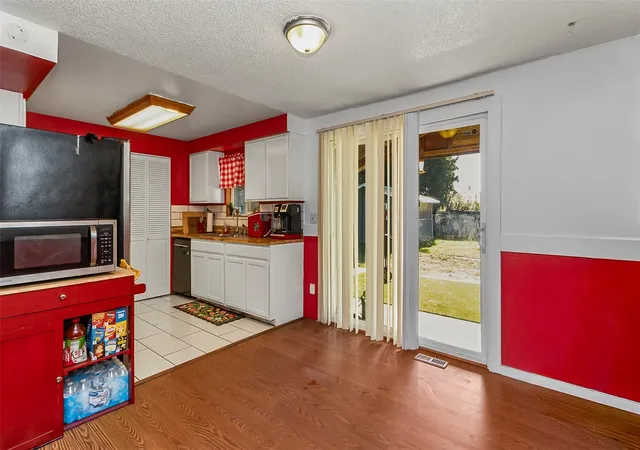 Photo 4 of Single family home for sale at 4520 121st Place NE, Marysville, WA 98271 | MLS# NWM2596677 | Listing updated on 2026-10-26