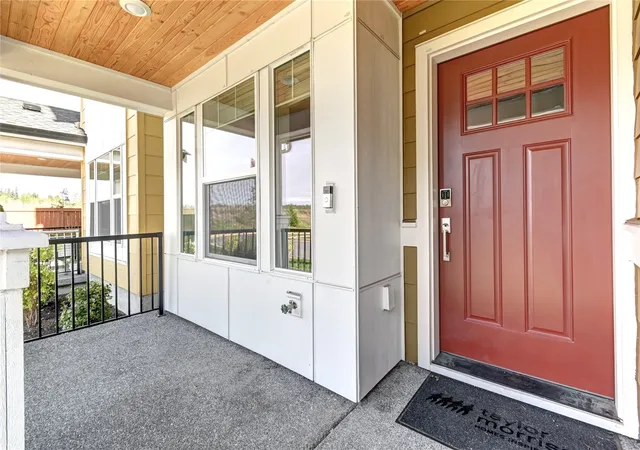 Photo 2 of Townhouse for sale at 19332 NE 69th Circle, Redmond, WA 98052 | MLS# NWM2596687 | Listing updated on 2026-10-23