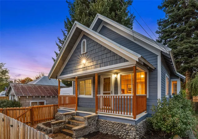 Photo 1 of Single family home for sale at 706 Lincoln Ave, South Cle Elum, WA 98943 | MLS# NWM2596704 | Listing updated on 2026-10-22