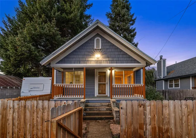 Photo 2 of Single family home for sale at 706 Lincoln Ave, South Cle Elum, WA 98943 | MLS# NWM2596704 | Listing updated on 2026-10-22