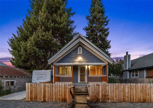 Photo 3 of Single family home for sale at 706 Lincoln Ave, South Cle Elum, WA 98943 | MLS# NWM2596704 | Listing updated on 2026-10-22