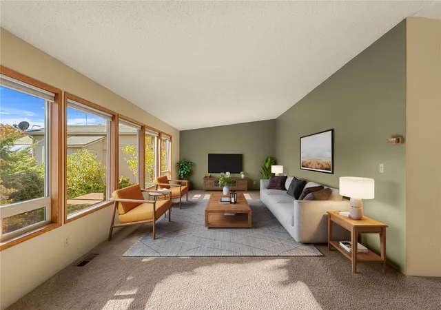 Photo 4 of Single family home for sale at 1719 Harris Pl, Wenatchee, WA 98801 | MLS# NWM2596716 | Listing updated on 2026-10-23