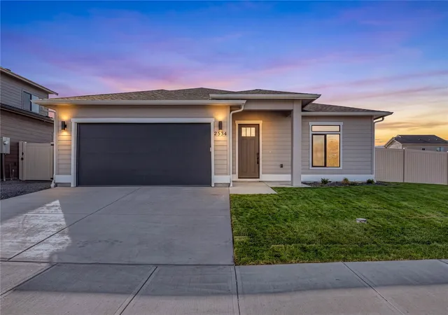 Single family home for sale at 2534 5th Street SE, East Wenatchee, WA 98802 | MLS# NWM2596720