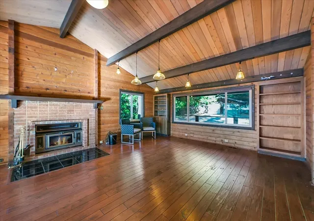 Photo 4 of Single family home for sale at 2110 Gull Way, Camano Island, WA 98282 | MLS# NWM2596730 | Listing updated on 2026-10-23