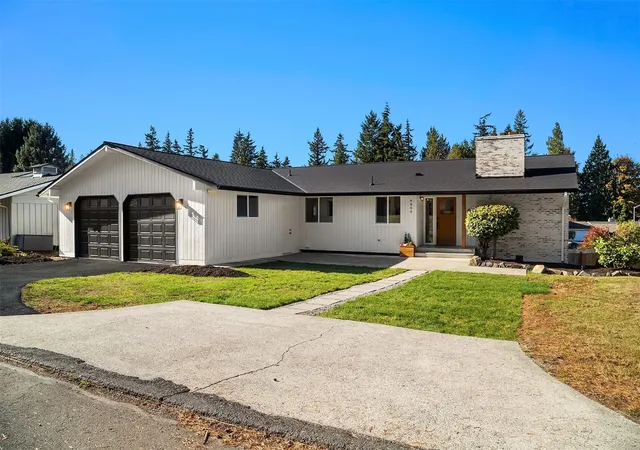 Photo 2 of Single family home for sale at 4806 Glenhaven Dr, Everett, WA 98203 | MLS# NWM2596750 | Listing updated on 2026-10-23