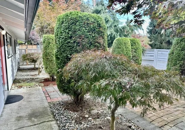 Photo 3 of Single family home for sale at 426 S 193rd Street, Des Moines, WA 98148 | MLS# NWM2596756 | Listing updated on 2026-10-22