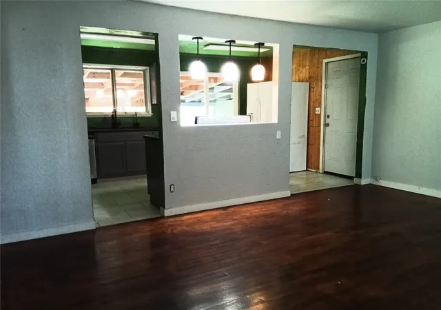 Photo 2 of Single family home for sale at 828 E 68th Street, Tacoma, WA 98404 | MLS# NWM2596764 | Listing updated on 2026-10-23