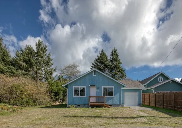 Photo 2 of Single family home for sale at 406 Ocean Shrs Blvd St Sw, Ocean Shores, WA 98569 | MLS# NWM2596775 | Listing updated on 2026-10-23