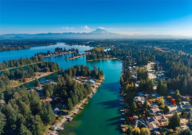 Photo 3 of Single family home for sale at 3609 Lakerige Dr E, Lake Tapps, WA 98391 | MLS# NWM2596779 | Listing updated on 2026-10-23