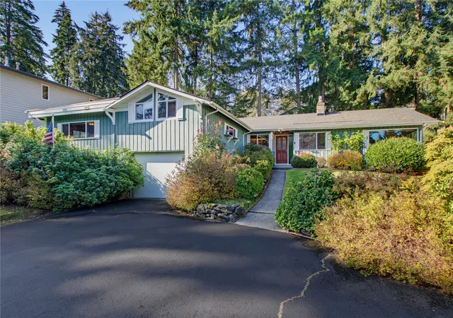 Single family home for sale at 3512 69th Avenue W, University Place, WA 98466 | MLS# NWM2596786
