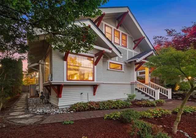 Photo 2 of Single family home for sale at 761 32nd Avenue, Seattle, WA 98122 | MLS# NWM2596819 | Listing updated on 2026-10-23